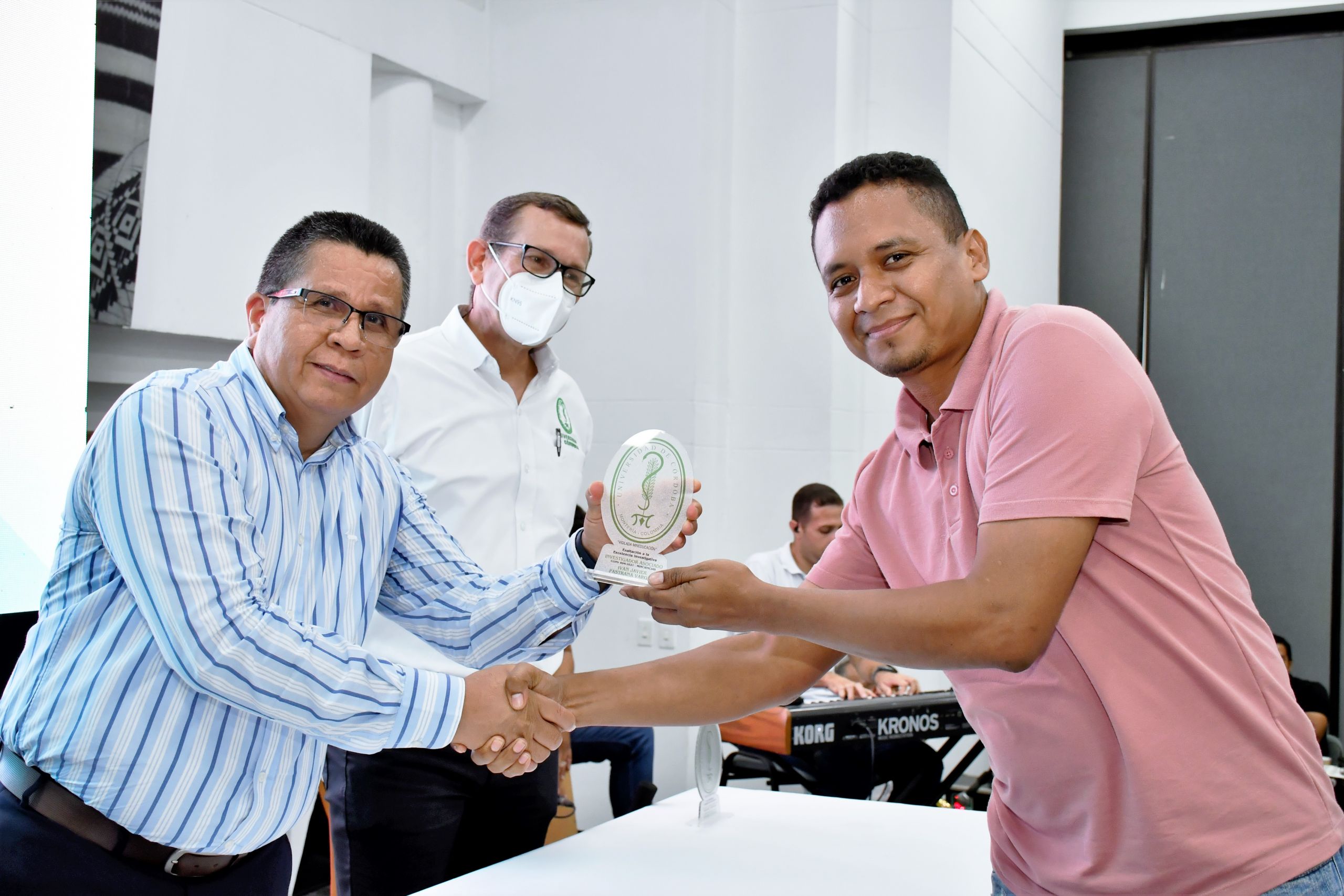 Exaltación docentes investigadores de Unicórdoba