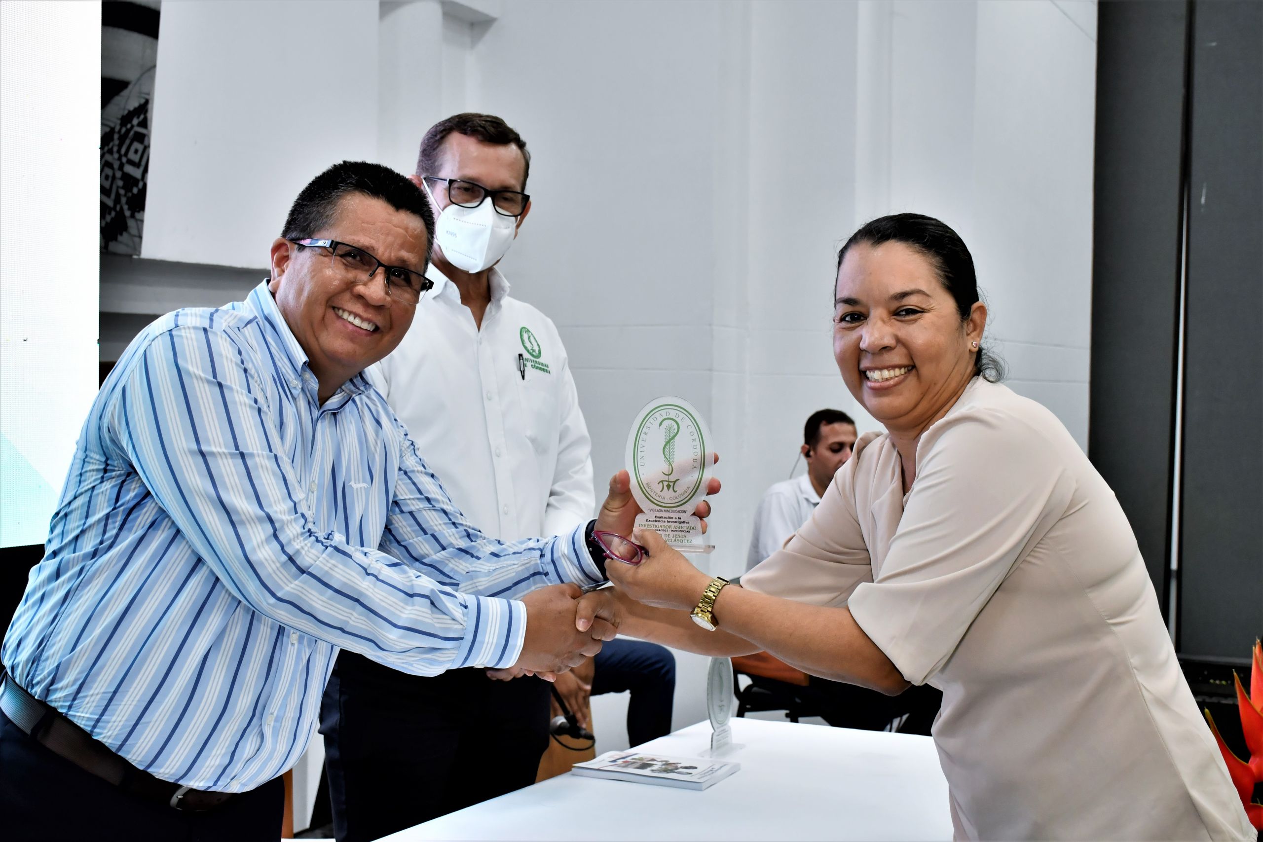 Exaltación docentes investigadores de Unicórdoba