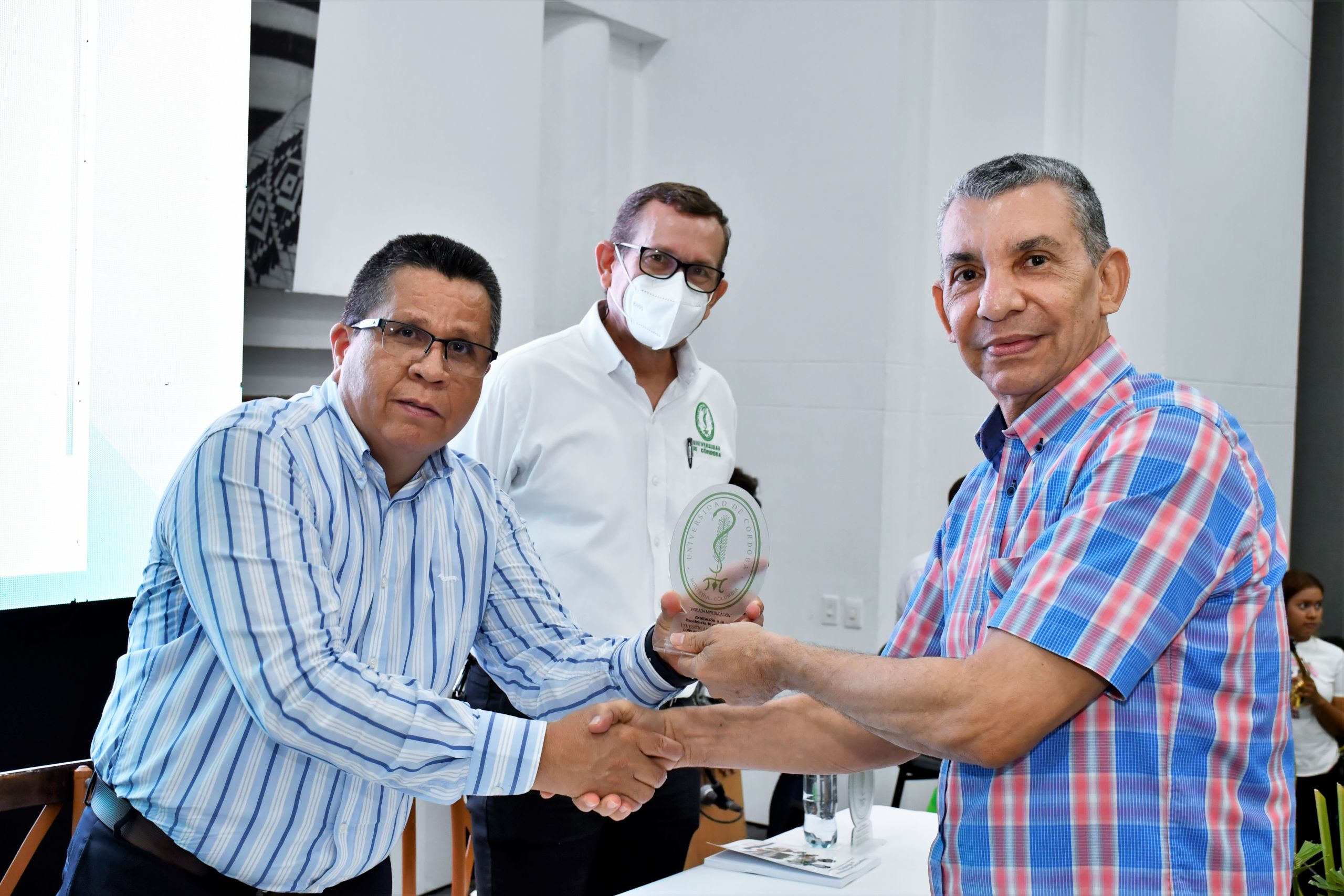 Exaltación docentes investigadores de Unicórdoba