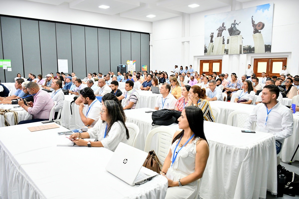 En el encuentro participaron docentes, rectores, delegados de las secretarías de educación municipal y departamental, así como representantes de distintas universidades.