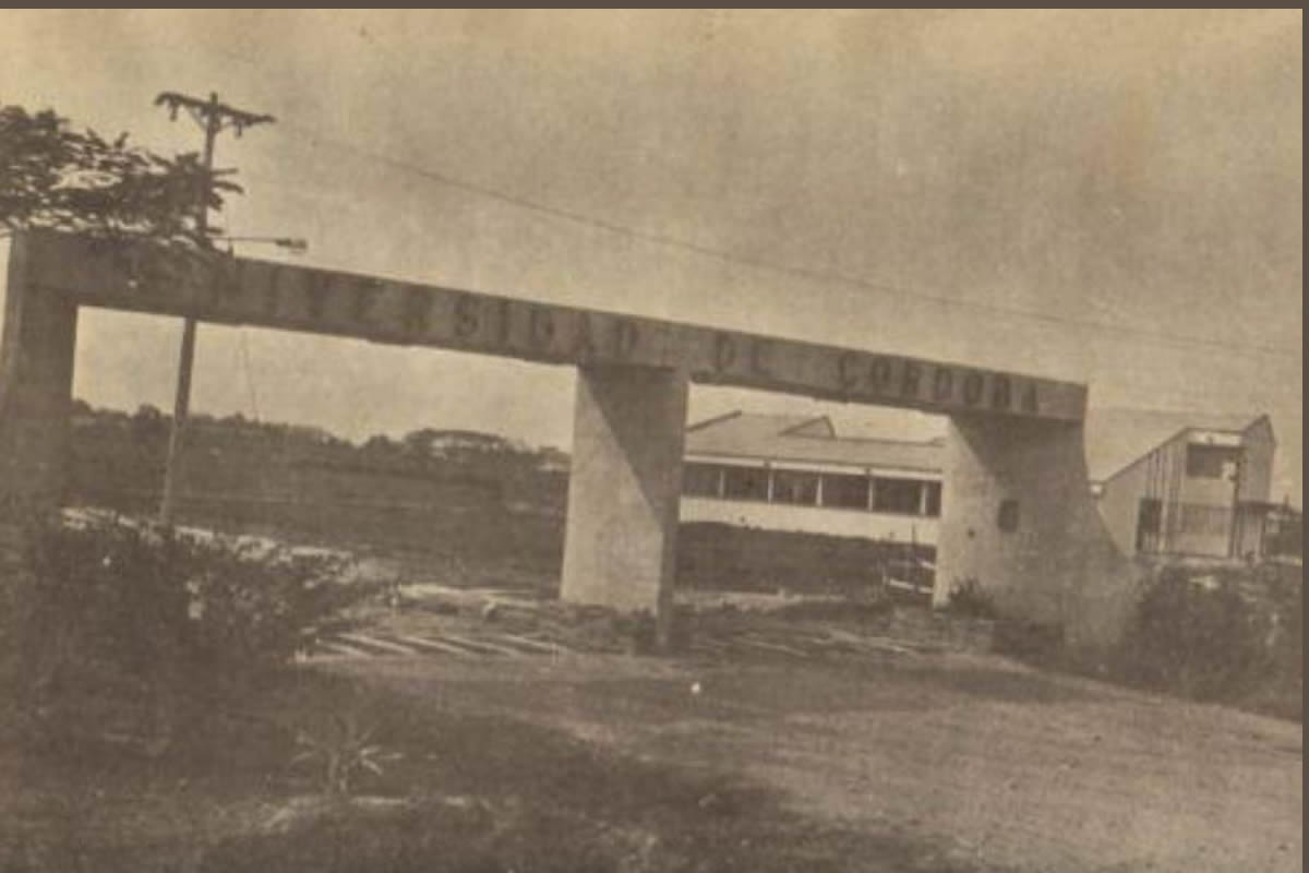 Foto de 1973, entrada principal de Unicórdoba. Foto Archivo.
