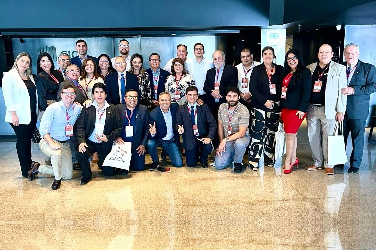 La conferencia se realizó en Brasilia, Brasil, y en la misma se evaluaron los retos y desafíos de la educación superior como acceso fundamental.