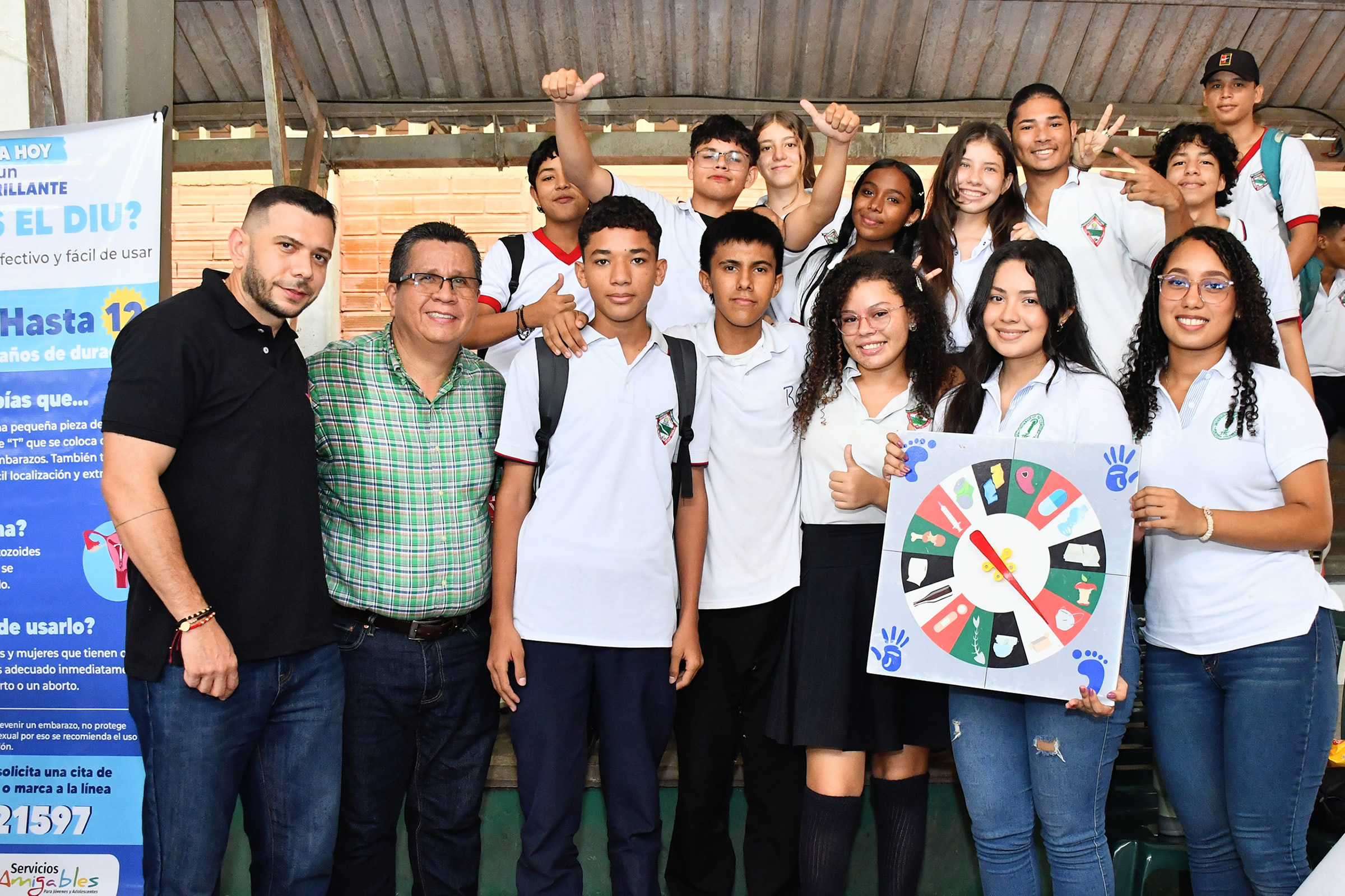 La estrategia de proyección social Unicórdoba a la Calle fue instalada por el rector de esta alma mater, Jairo Torres Oviedo y por el vicerrector de Investigación y Extensión, Deivis Luján Rhenals.