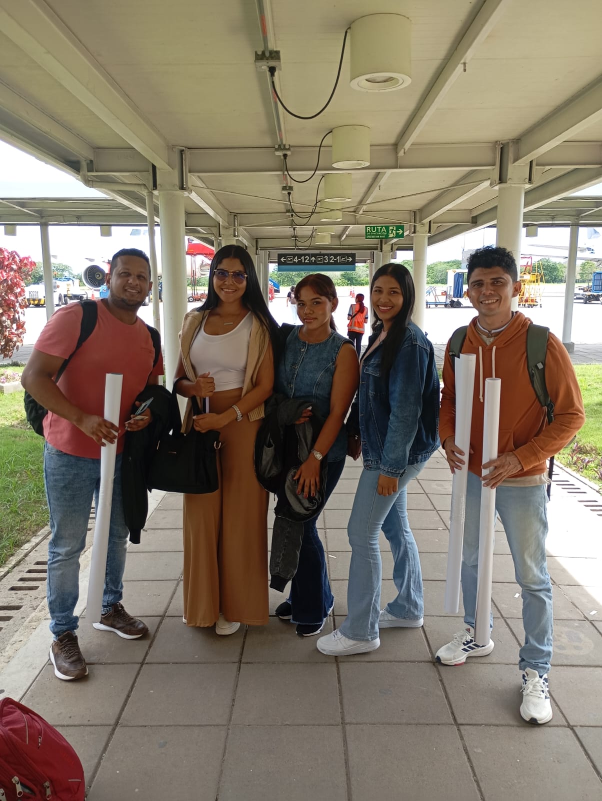 Los estudiantes unicordobeses viajaron este cinco de mayo, con las mejores energías para dejar en alto el nombre de la alma mater.