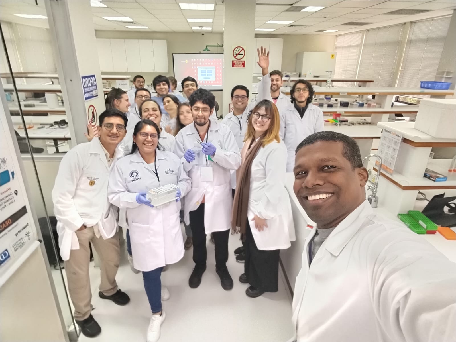 En el evento científico internacional, desarrollado en Lima, Perú, el docente unicordobés presentó los hallazgos sobre un candidato vacunal contra la malaria por P. vivax.