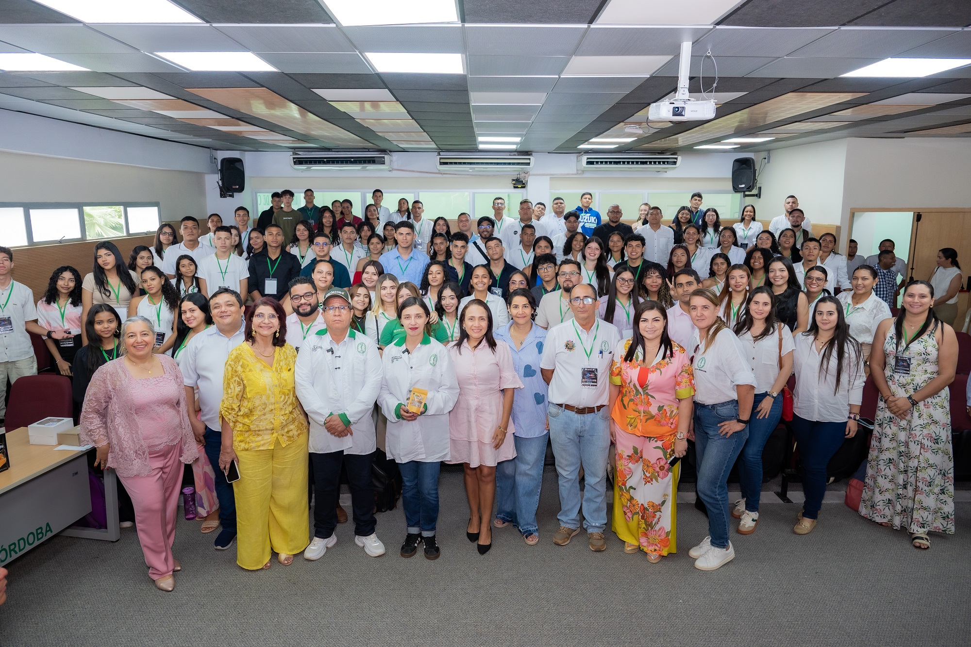 La Ministra de Agricultura, Martha Carvajalino, visitó los lugares de desarrollo Montería y Berástegui de Unicórdoba, donde destacó la capacidad de innovación, ciencia y transferencia de conocimiento de la institución para la transformación del campo colombiano.