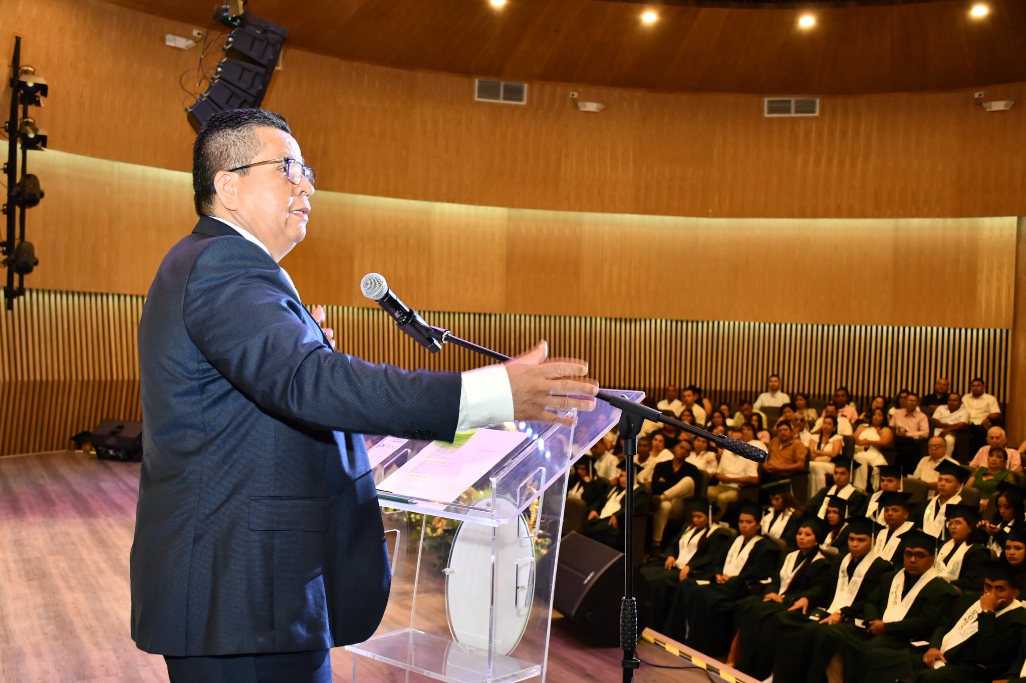 Autoridades académicas, graduandos y familias participaron en las ceremonias de grado realizadas en el Auditorio Cultural de la Unicórdoba.