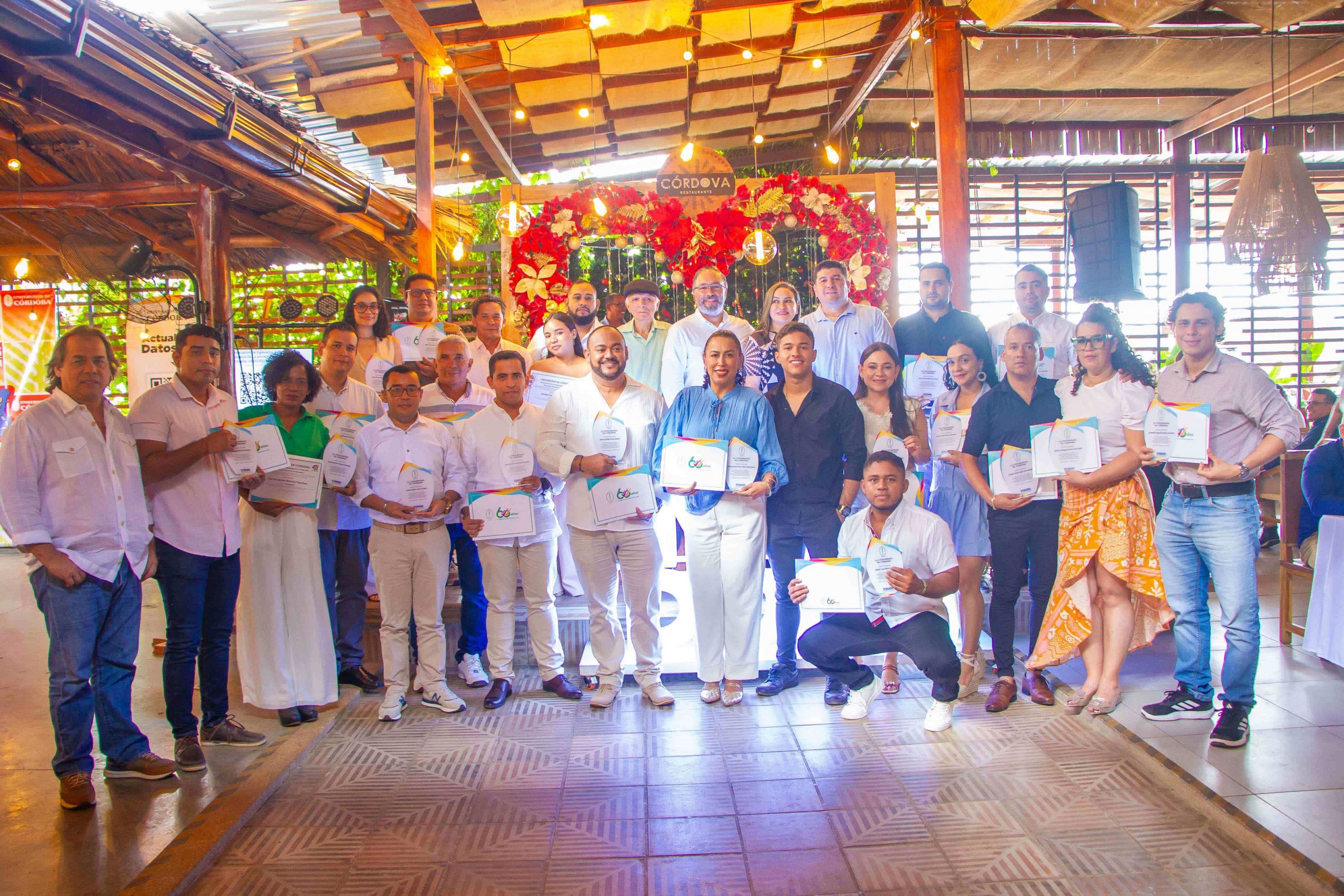 gresados de la Universidad de Córdoba compartieron una mañana de reencuentro, reconocimientos y celebración durante el Encuentro de Egresados 2025, realizado en el Restaurante Córdova.