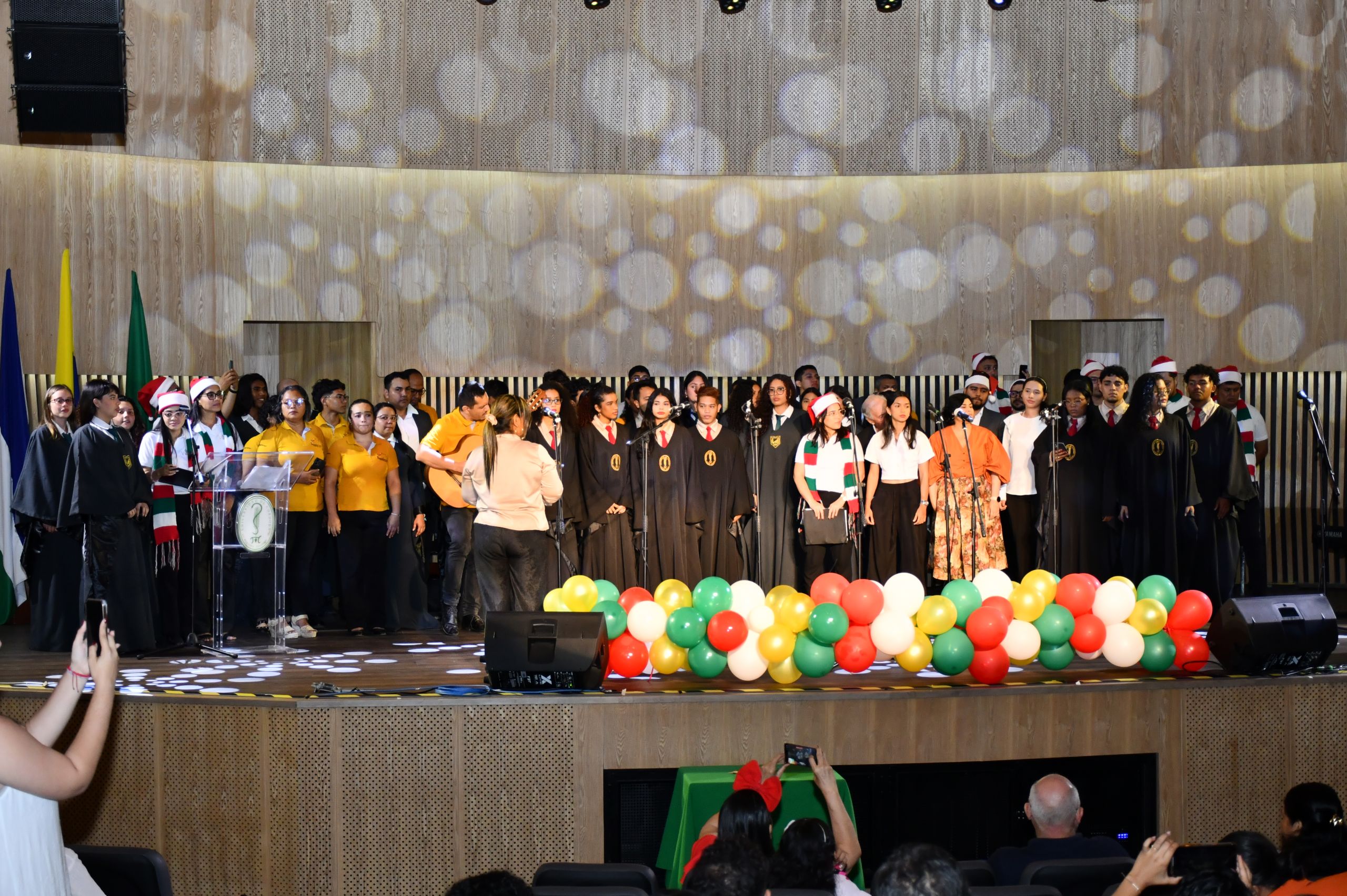 El auditorio cultural de Unicórdoba fue el escenario del encuentro anual de corales, Un Río de Encanto.
