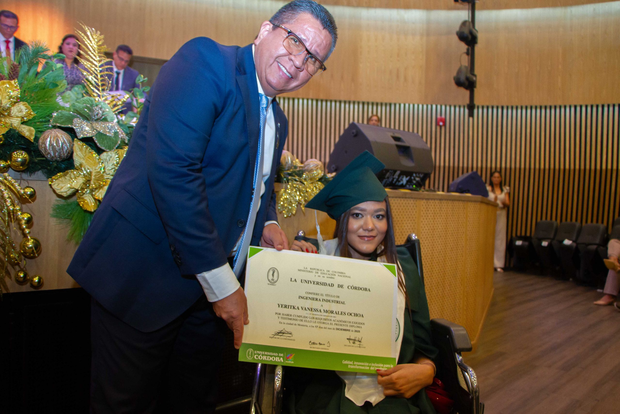 Yeritka Vanessa Morales Ochoa cumplió el sueño de recibir su título de Ingeniera Industrial, evento que se realizó en el Auditorio Cultural de la Universidad de Córdoba.
