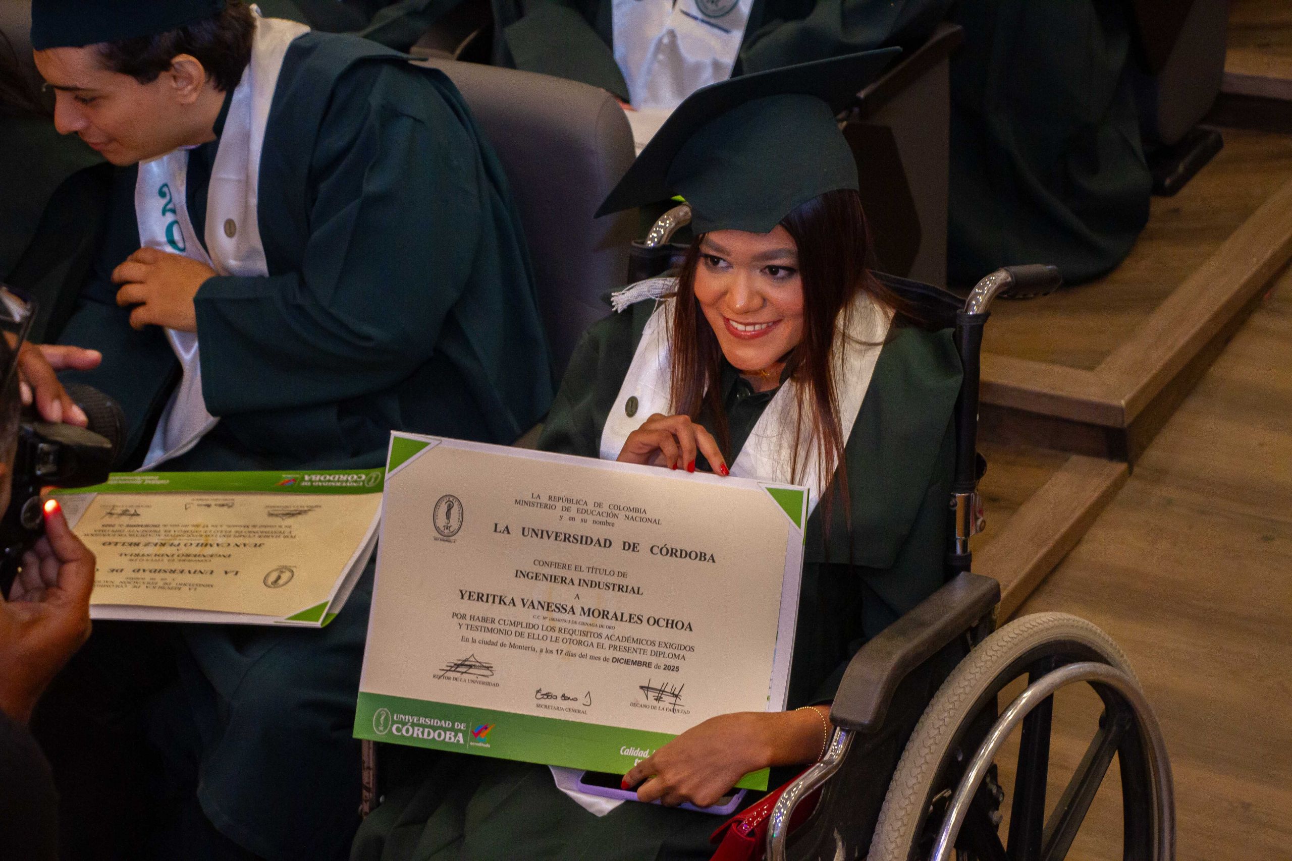Yeritka Vanessa Morales Ochoa cumplió el sueño de recibir su título de Ingeniera Industrial, evento que se realizó en el Auditorio Cultural de la Universidad de Córdoba.