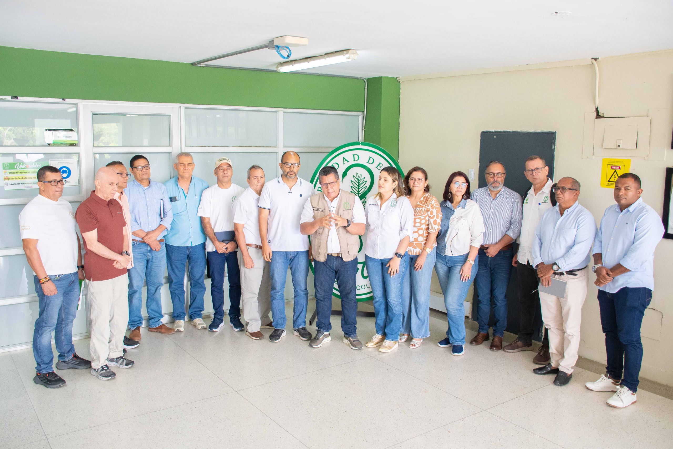 La mesa científica convoca a docentes e investigadores de los diferentes programas académicos, liderados por el rector, Jairo Torres Oviedo.