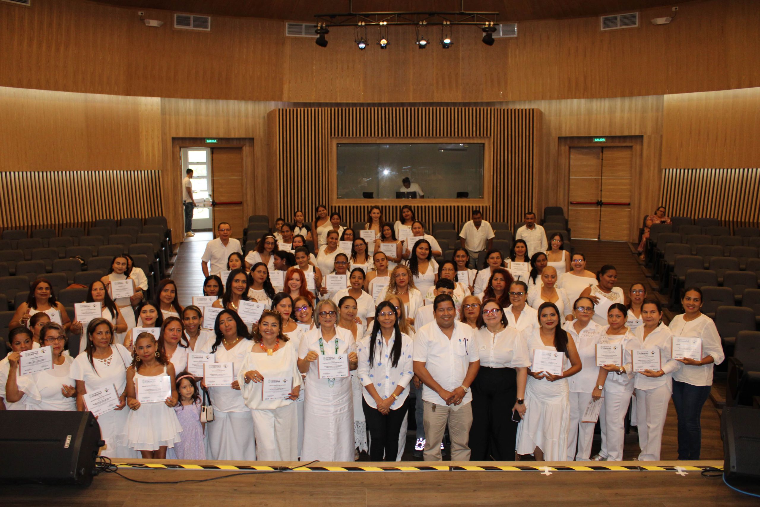 La iniciativa de la plataforma digital beneficiará a 100 mujeres por municipio