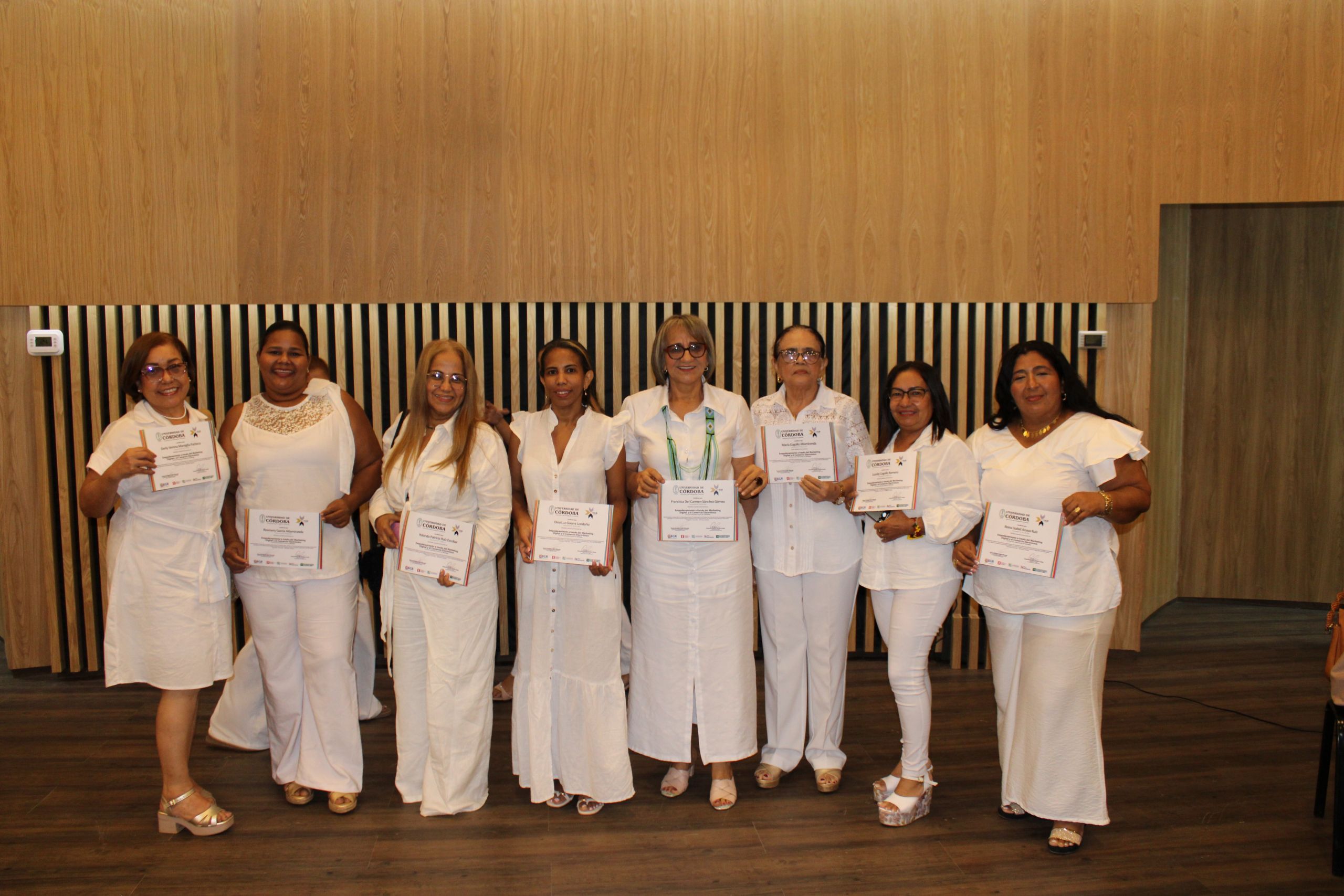 La iniciativa de la plataforma digital beneficiará a 100 mujeres por municipio