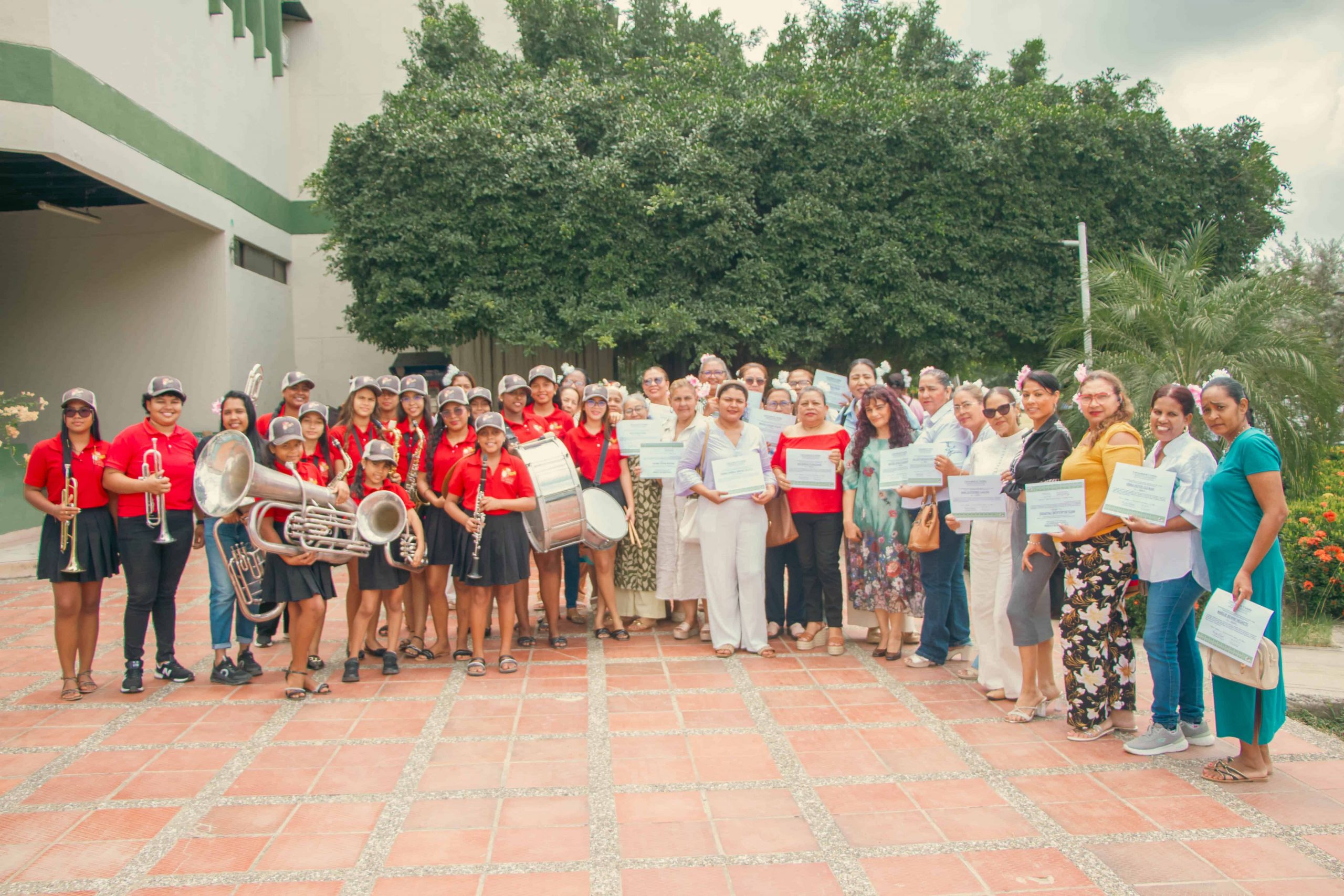 Unicórdoba reconoció el trabajo de 60 lideresas de Montería, para conmemorar el Día Internacional de la Mujer