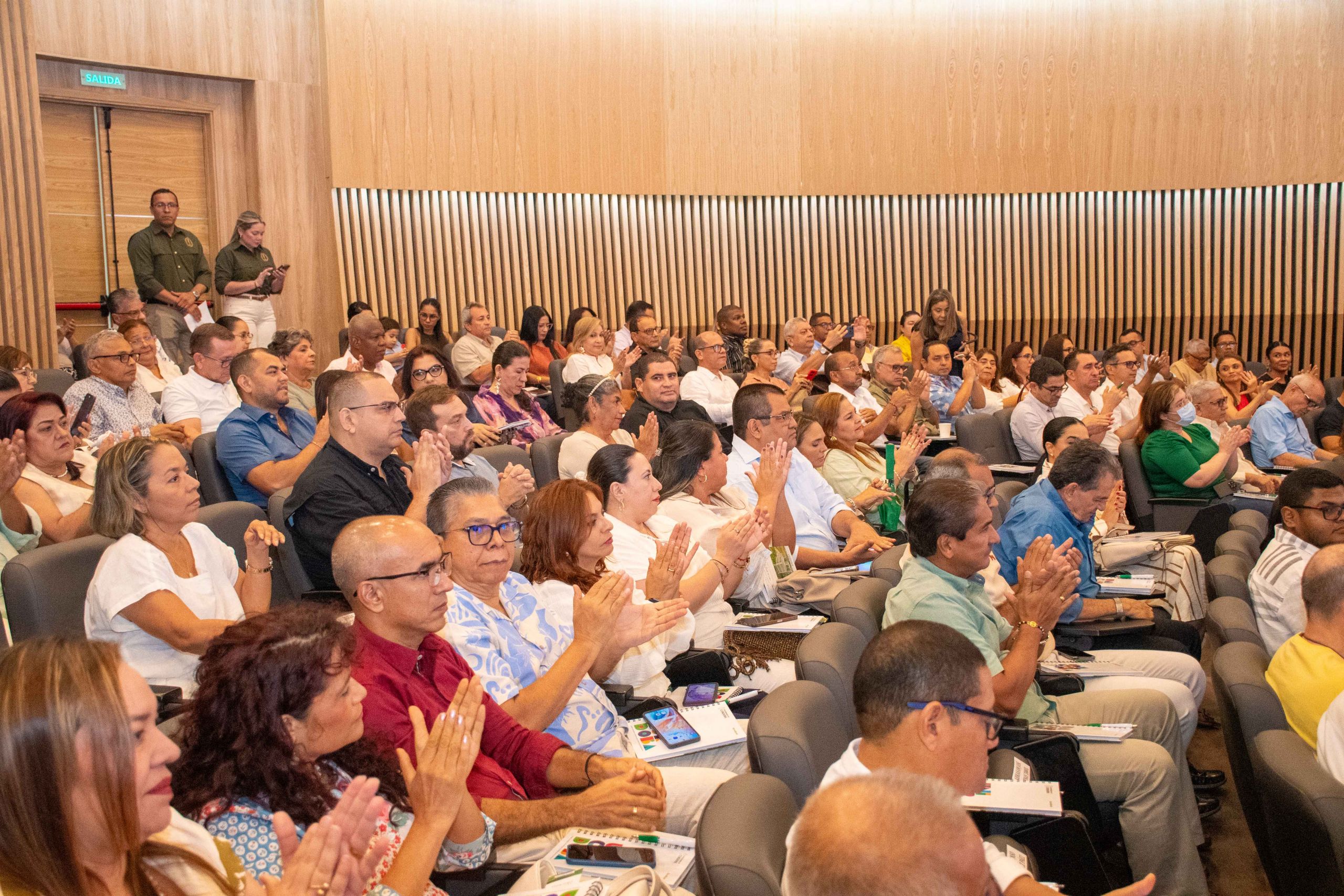 Minciencias reconoce el crecimiento científico de Unicórdoba y la alta dirección exalta ese talento humano
