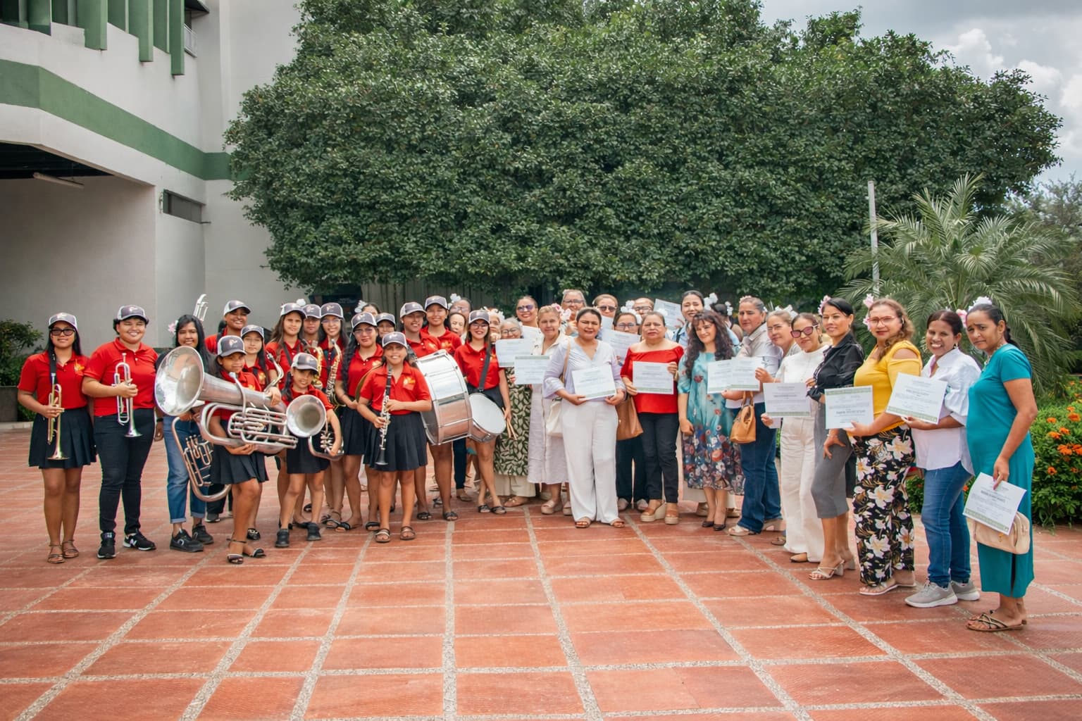 Unicórdoba reconoció el trabajo de 60 lideresas de Montería, para conmemorar el Día Internacional de la Mujer